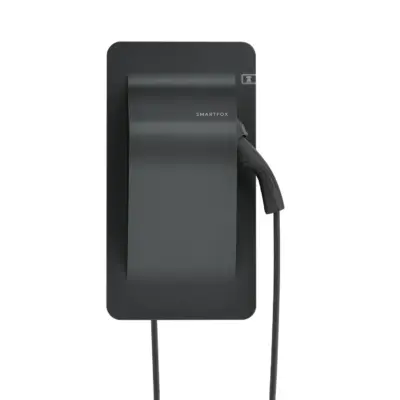Smartfox Pro Charger 2 Grey Wallbox mit dunkelgrauer Front und fest angeschlagenem Typ-2-Ladekabel von vorn