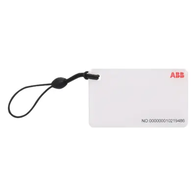 Weiße ABB-RFID-Karte mit rotem ABB-Logo, Kartennummer und schwarzer Schlaufe