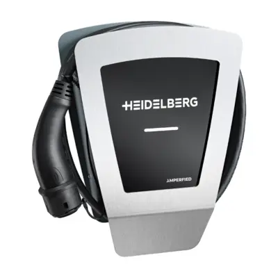 Amperfied Heidelberg Energy Control Plus Wallbox mit Edelstahlfront, Ladekabel und Typ-2-Stecker, leicht schräg von links