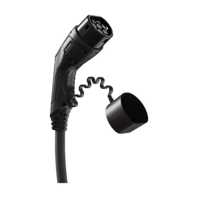 Typ-2-Stecker des Easee Ladekabels mit Schutzkappe