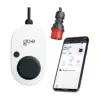 Smartphone mit der go-e App neben dem go-e Charger Gemini flex 22 kW