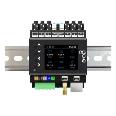 go-e Controller auf der Hutschiene mit Display