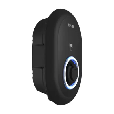 Vestel EVC04 Wallbox 11 kW schräg von links mit Typ-2-Steckdose